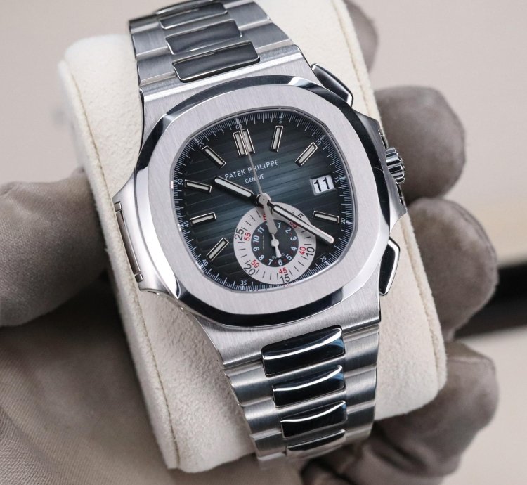 Patek Philippe Nautilus 5980 Complete Set Gradient Blue Dial Steel Bracelet 5980 1a-001 Steel