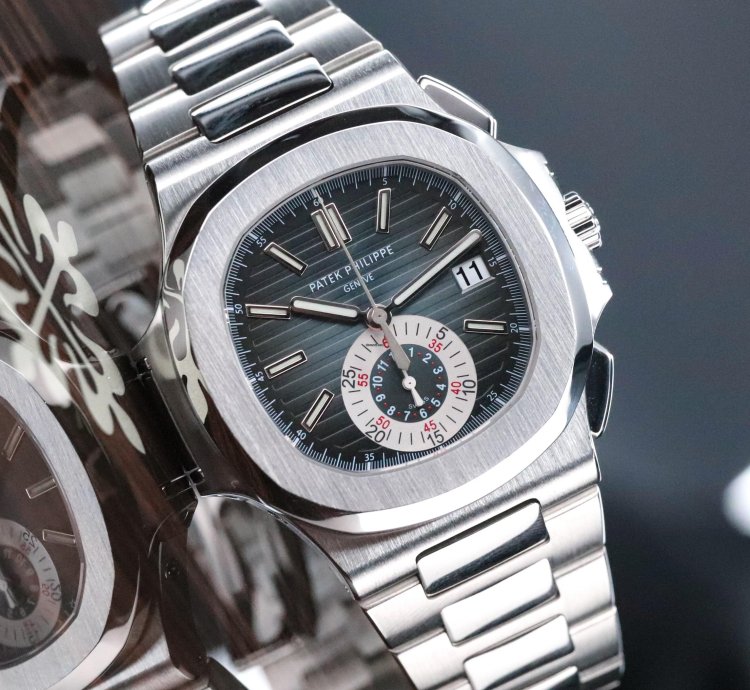 Patek Philippe Nautilus 5980 Complete Set Gradient Blue Dial Steel Bracelet 5980 1a-001 Steel
