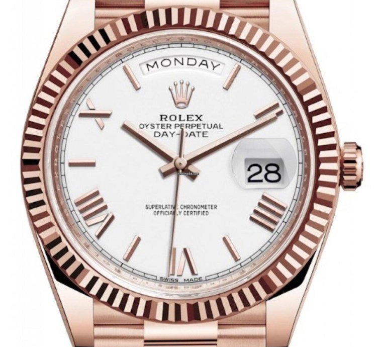 Rolex Day-date 40 Everose Gold Day-date 40 Watch Fluted Bezel White Bevelled Roman Dial 228235
