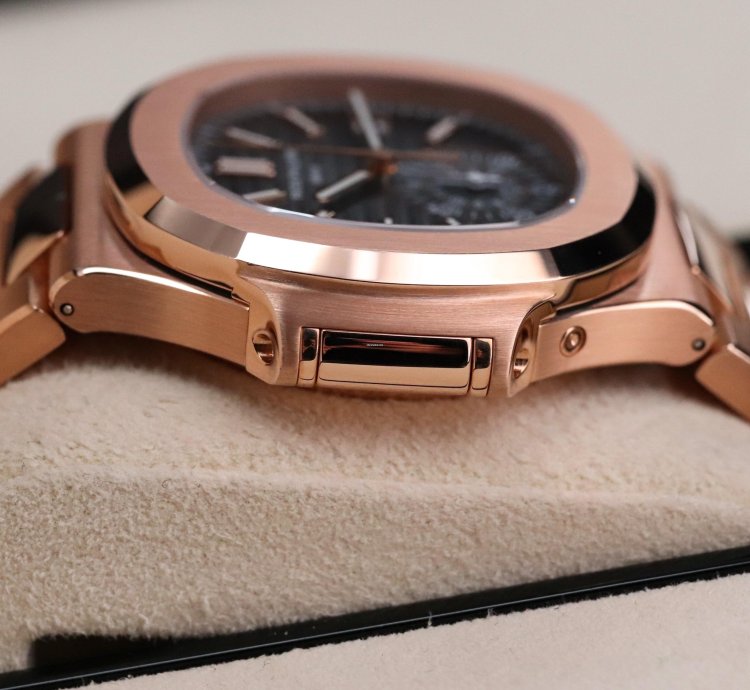 Patek Philippe Nautilus 5980-1r Discontinued 40mm Rose Gold Black Dial Full Set - Old Clasp