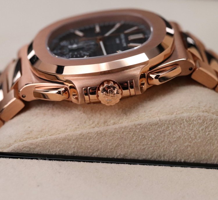 Patek Philippe Nautilus 5980-1r Discontinued 40mm Rose Gold Black Dial Full Set - Old Clasp