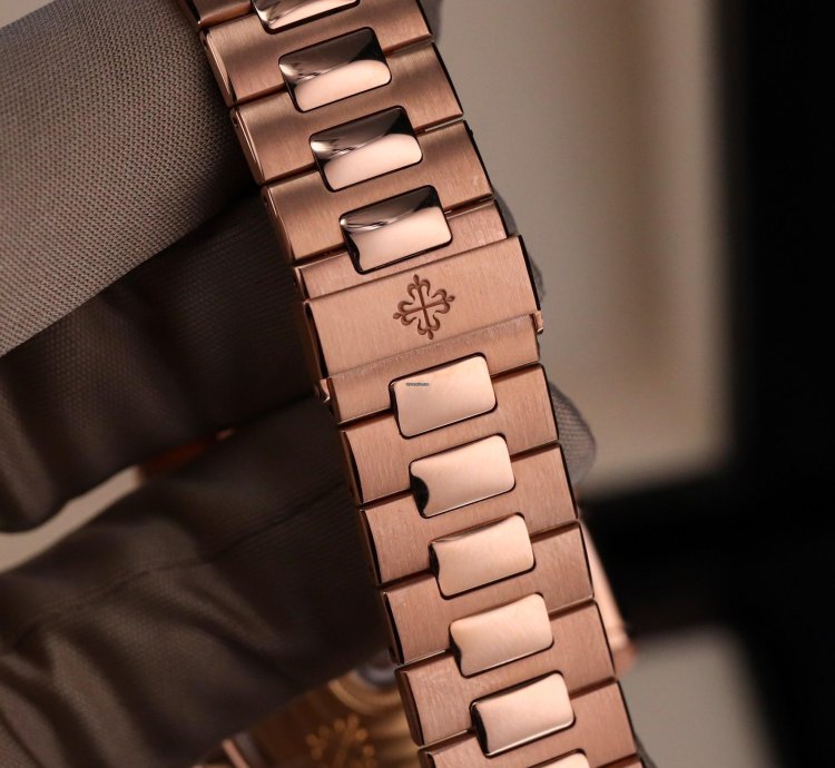 Patek Philippe Nautilus 5980-1r Discontinued 40mm Rose Gold Black Dial Full Set - Old Clasp