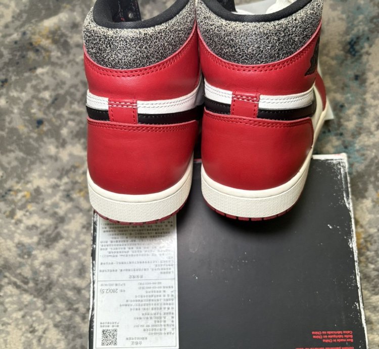Air Jordan Retro 1 Lost And Found Size 10