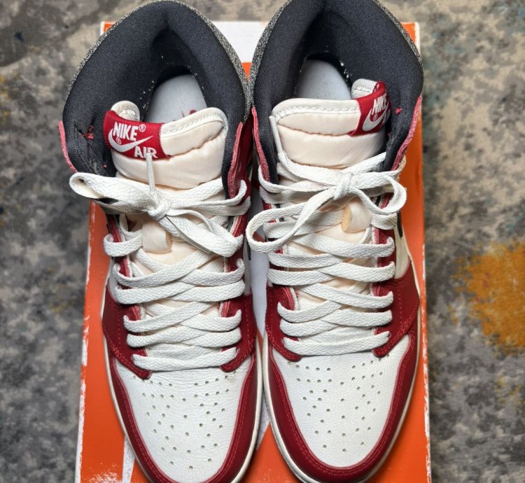 Air Jordan Retro 1 Lost And Found Size 9
