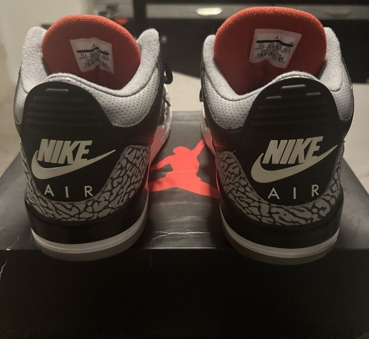 Air Jordan Retro 3 Og Black Cement 2018 Last Price Drop