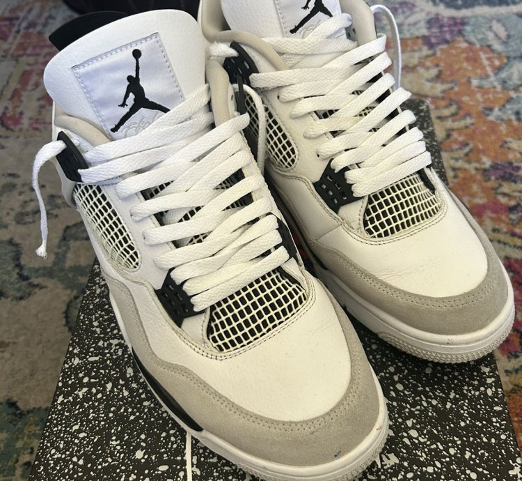 Air Jordan Retro 4 Military Black