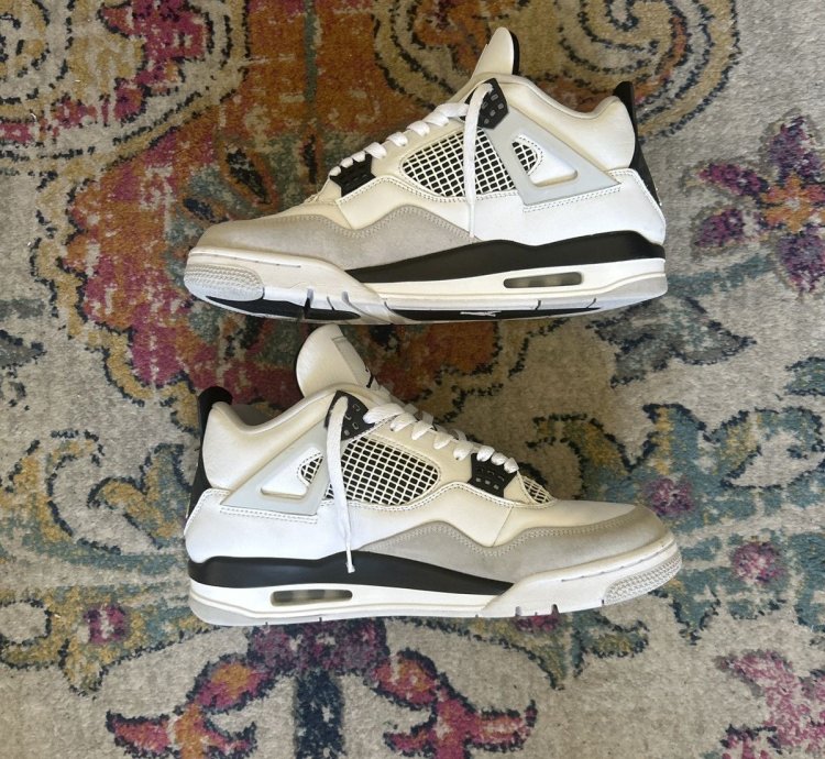 Air Jordan Retro 4 Military Black