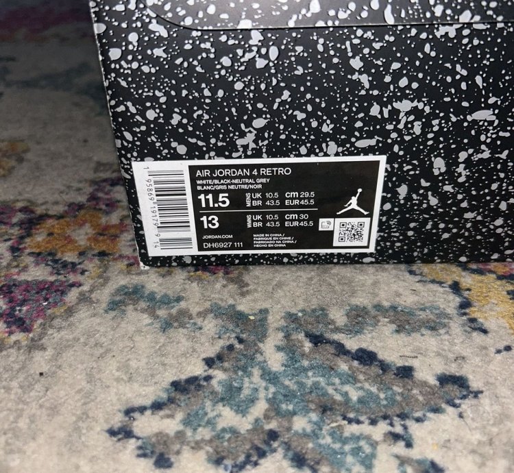 Air Jordan Retro 4 Military Black