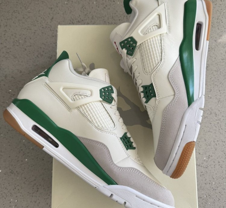 Air Jordan Retro 4 Sb Pine Green