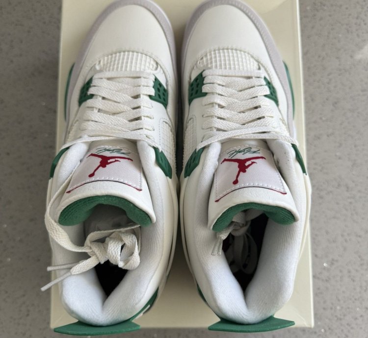 Air Jordan Retro 4 Sb Pine Green