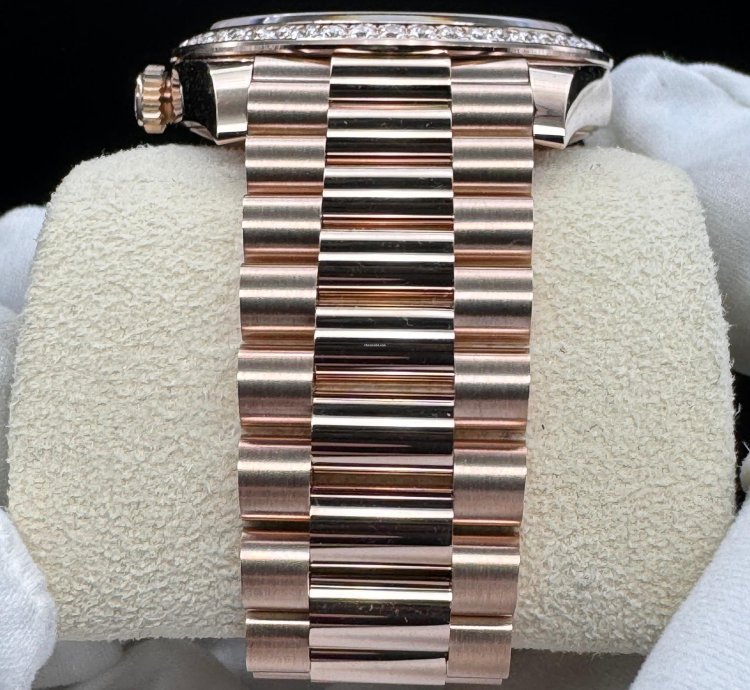 Rolex Day-date 40 Factory Diamond Bezel