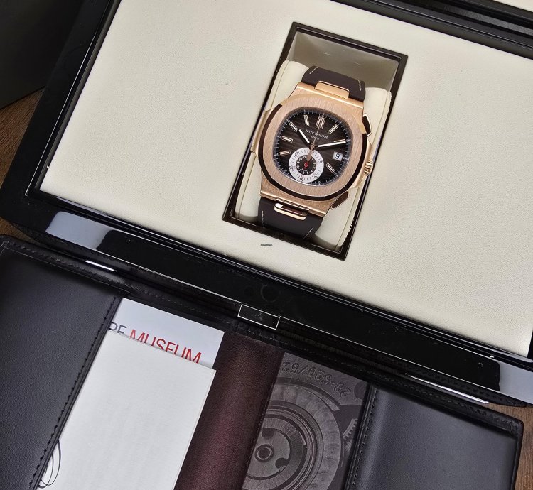 Patek Philippe Nautilus 5980r-001 Flyback Chrono Mint
