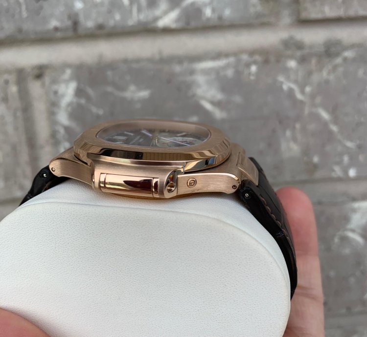 Patek Philippe Nautilus 5980r-001 Rose Gold Brown Nautilus