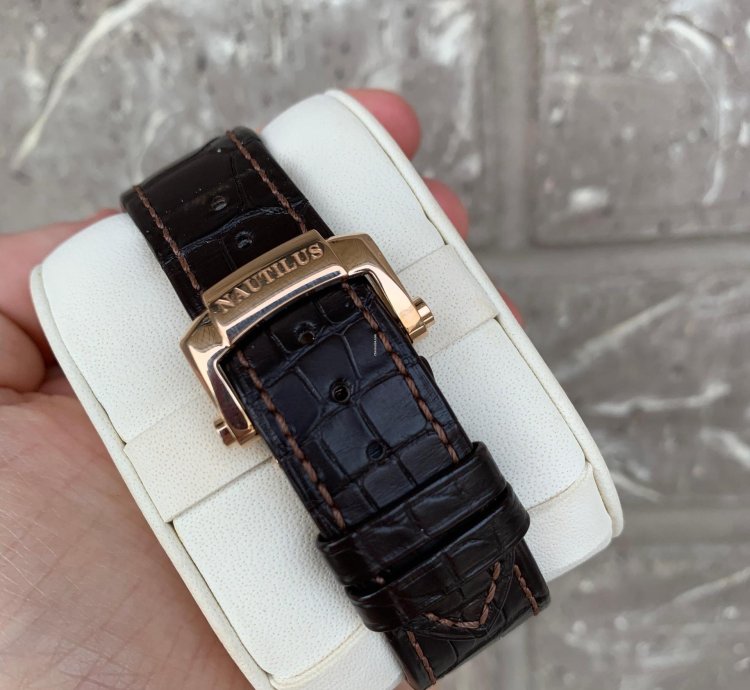 Patek Philippe Nautilus 5980r-001 Rose Gold Brown Nautilus