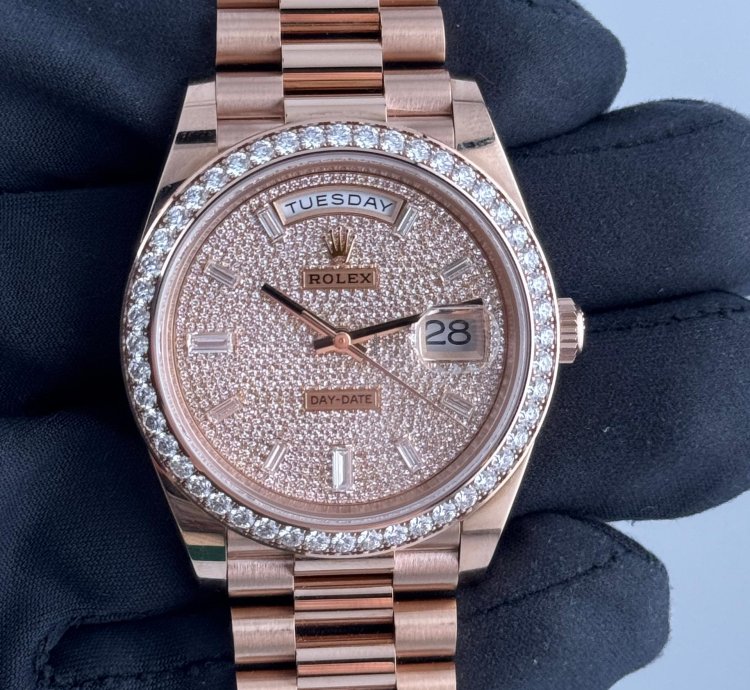 Rolex Day-date 40 Full Rose Gold Diamond-paved Dial Diamond Bezel