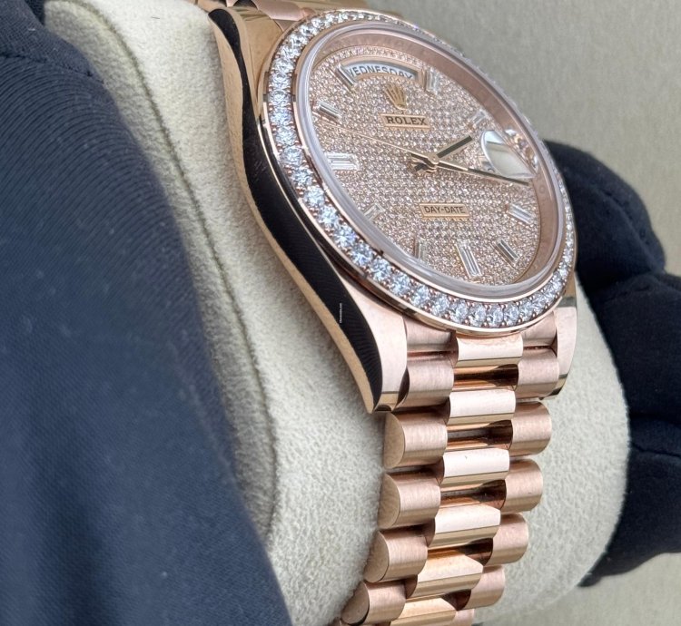 Rolex Day-date 40 Full Rose Gold Diamond-paved Dial Diamond Bezel