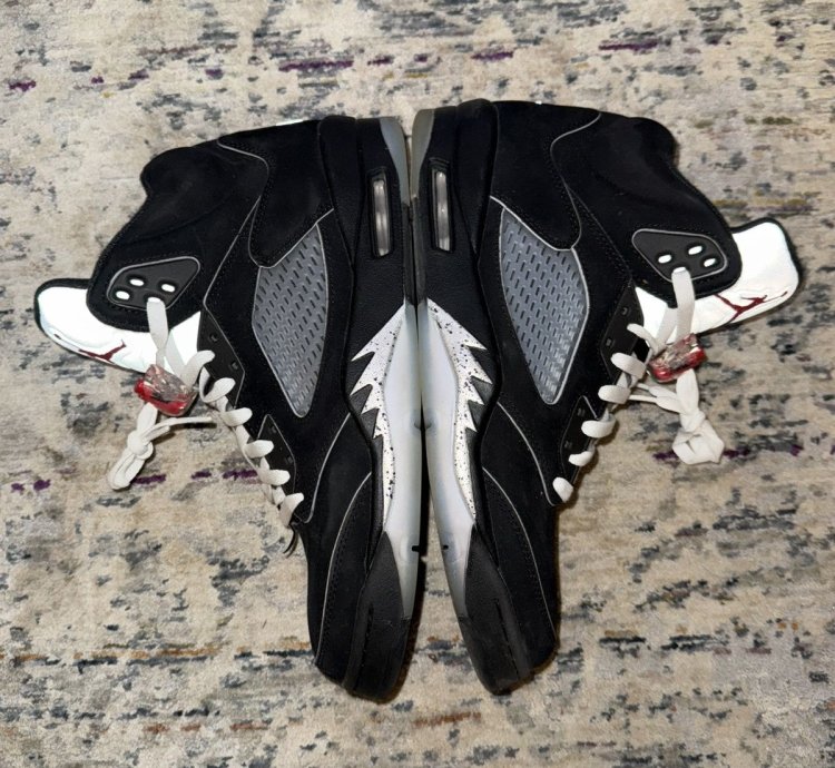 Air Jordan Retro 5 Reimagined Black Metallic Sz 10