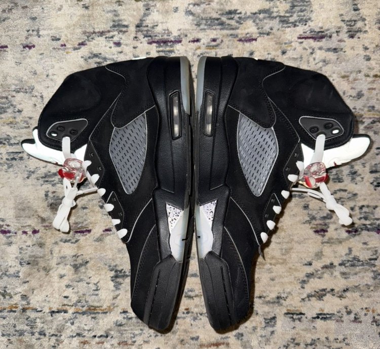Air Jordan Retro 5 Reimagined Black Metallic Sz 10