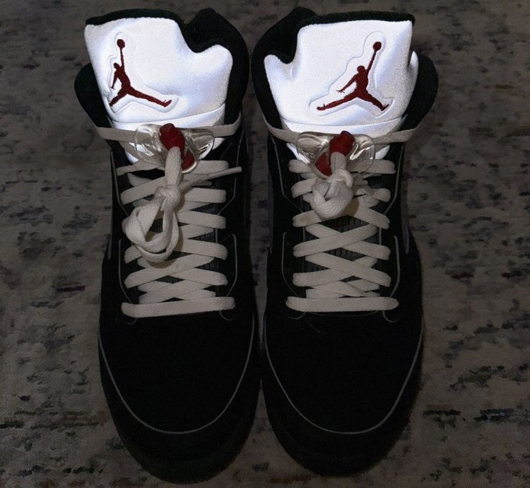 Air Jordan Retro 5 Reimagined Black Metallic Sz 10