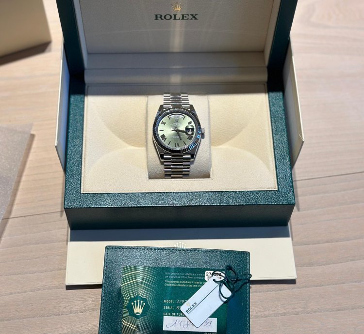 Rolex Day-date 40 Full Set box And Papers