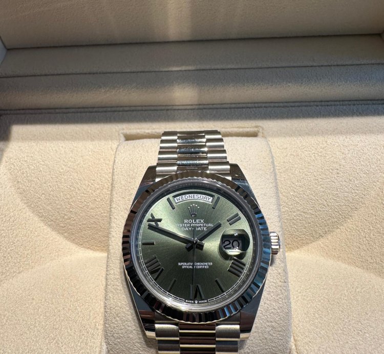Rolex Day-date 40 Full Set box And Papers
