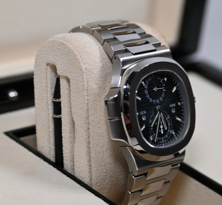 Patek Philippe Nautilus 5990 1a