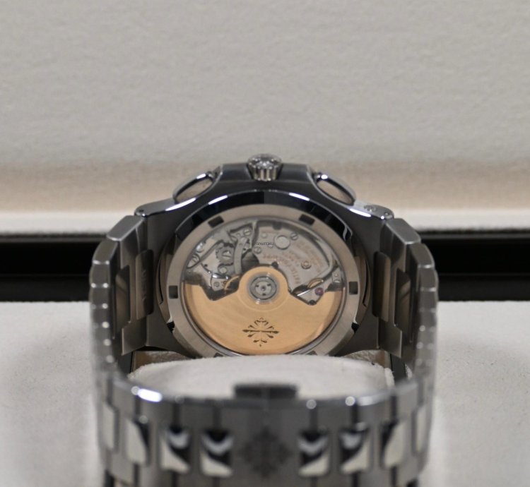 Patek Philippe Nautilus 5990 1a