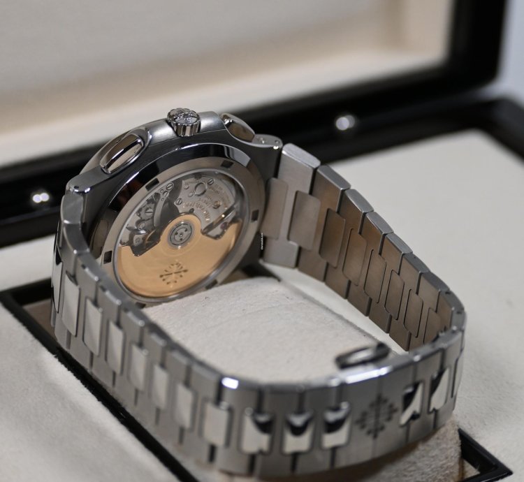 Patek Philippe Nautilus 5990 1a