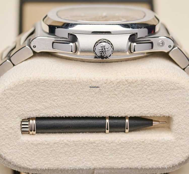 Patek Philippe Nautilus 5990 1a 2020 Grey