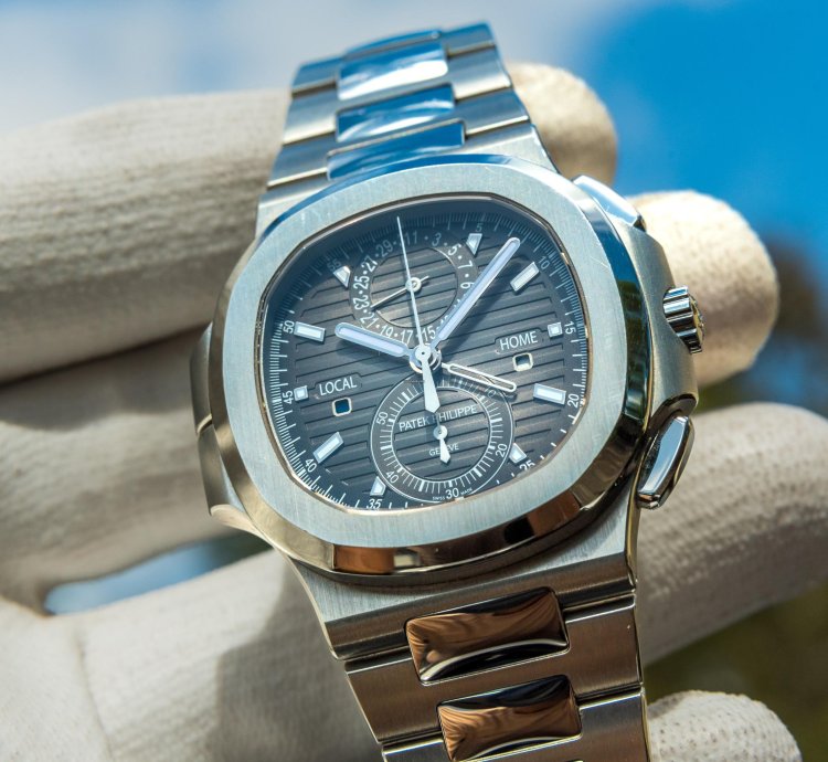 Patek Philippe Nautilus 5990 1a Grey Dial