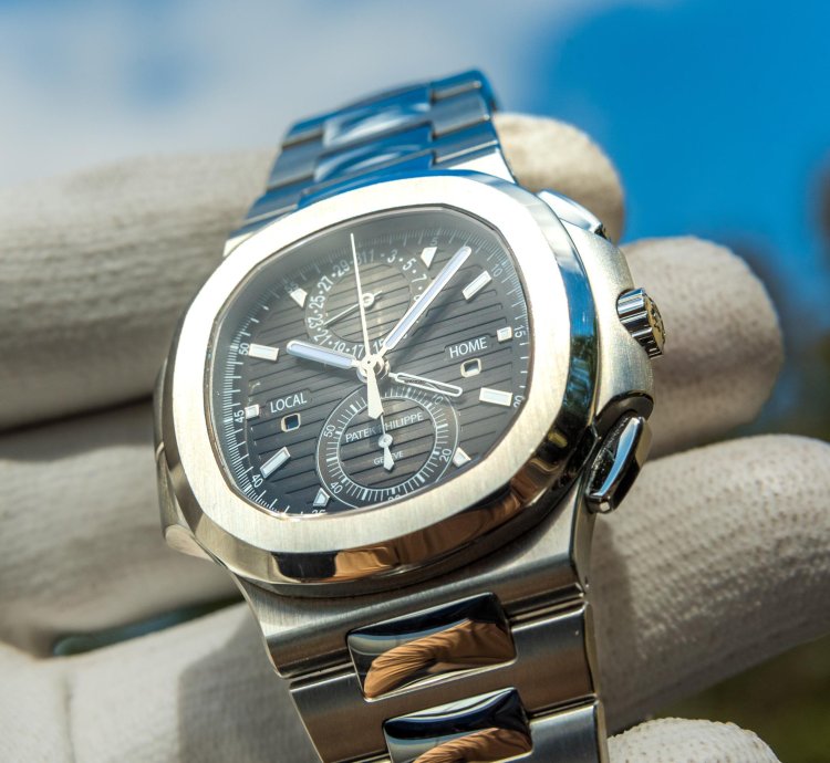 Patek Philippe Nautilus 5990 1a Grey Dial