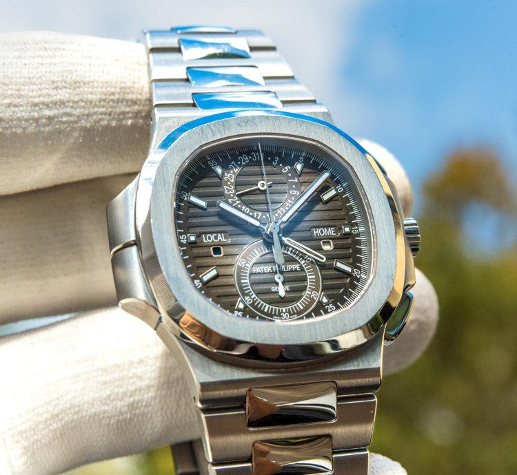 Patek Philippe Nautilus 5990 1a Grey Dial
