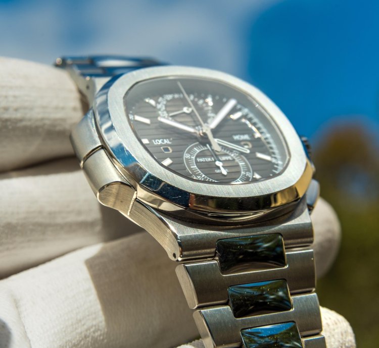 Patek Philippe Nautilus 5990 1a Grey Dial