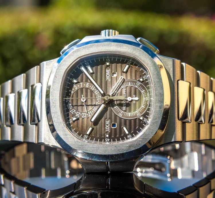 Patek Philippe Nautilus 5990 1a Grey Dial