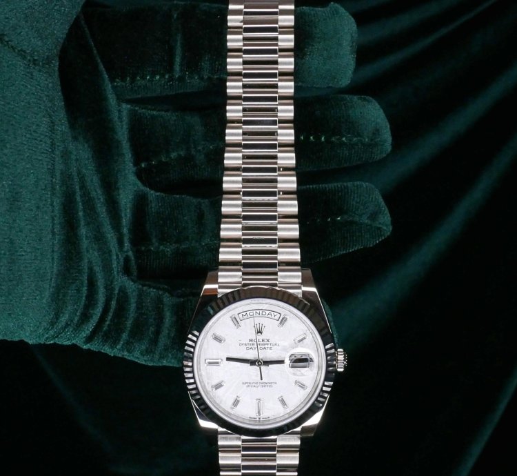 Rolex Day-date 40 Full Set Mint Day Date White Gold Meteorite Baguette 40mm 228239