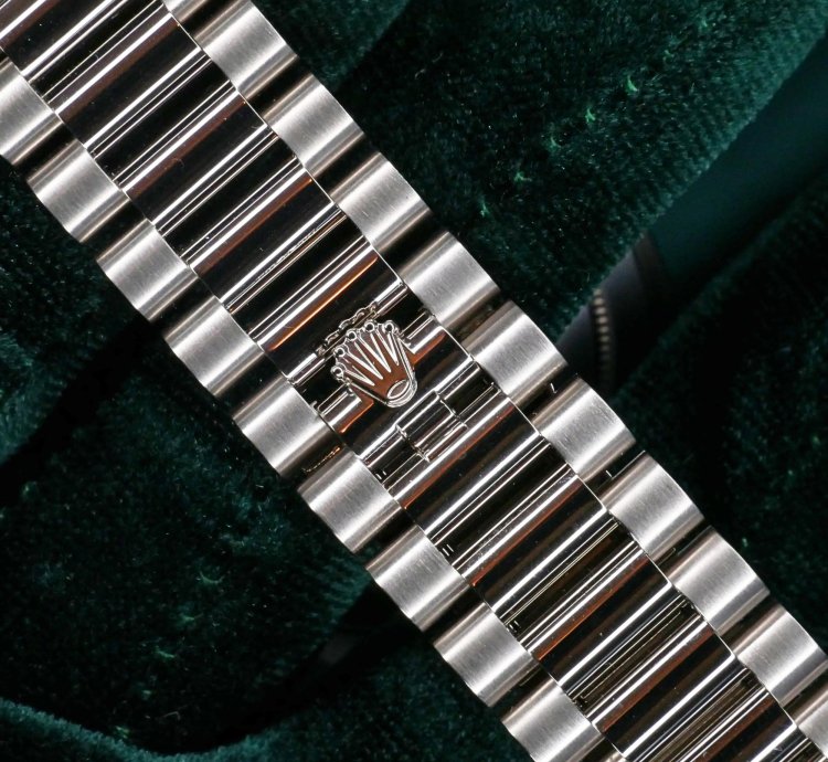 Rolex Day-date 40 Full Set Mint Day Date White Gold Meteorite Baguette 40mm 228239