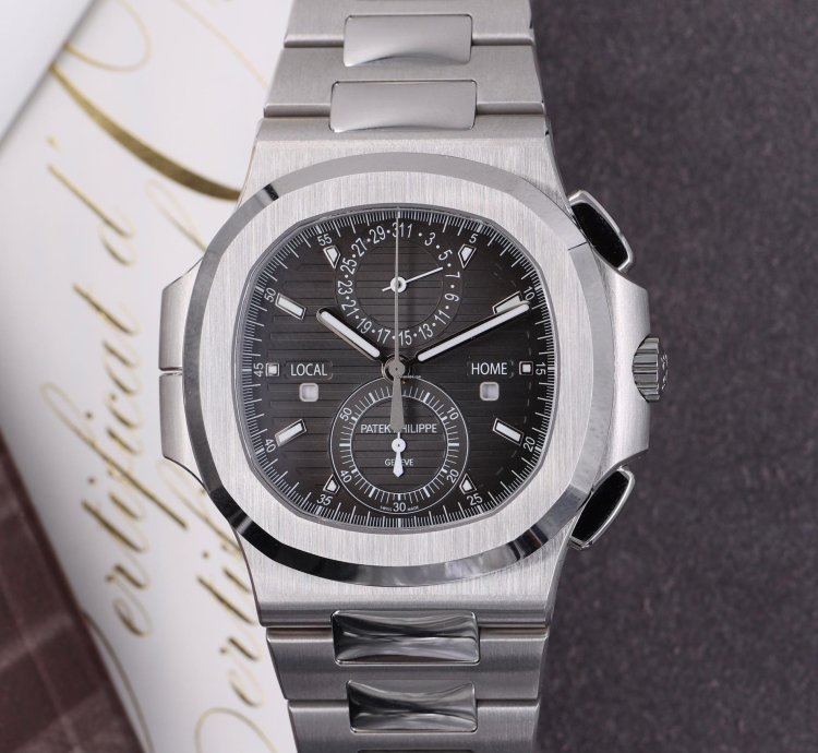 Patek Philippe Nautilus 5990 1a-001 - Full Set - Like New Condition - 2018