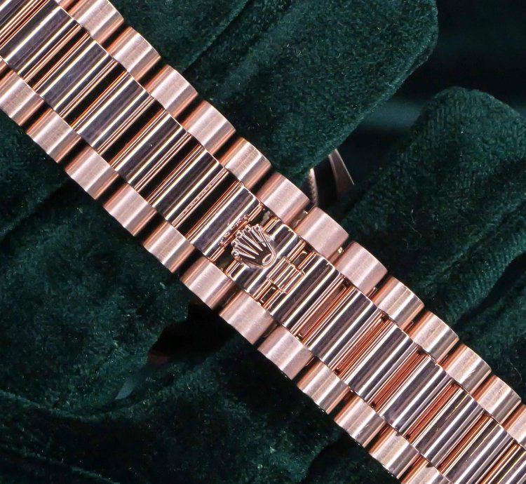 Rolex Day-date 40 Full Set Mint Day-date 40mm Green Dial Rose Gold 228235