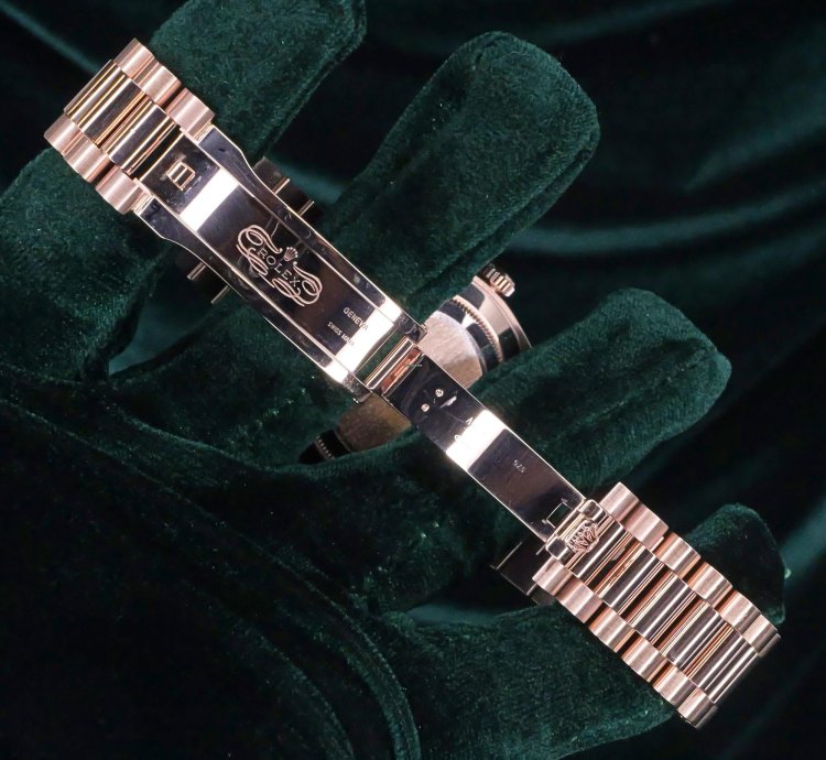 Rolex Day-date 40 Full Set Mint Day-date 40mm Green Dial Rose Gold 228235