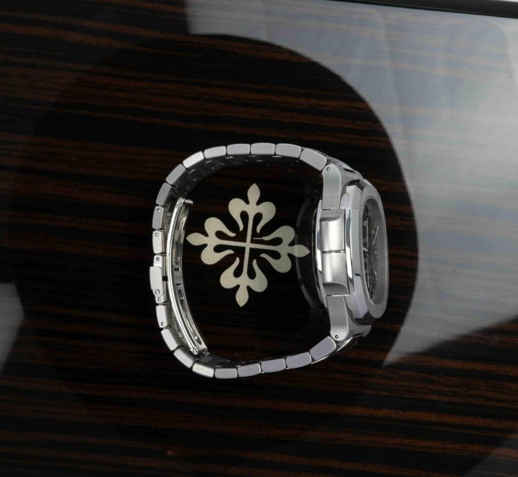 Patek Philippe Nautilus 5990 1a-001 2018