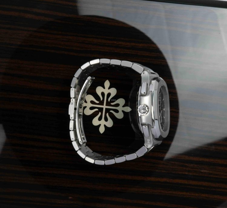 Patek Philippe Nautilus 5990 1a-001 2018