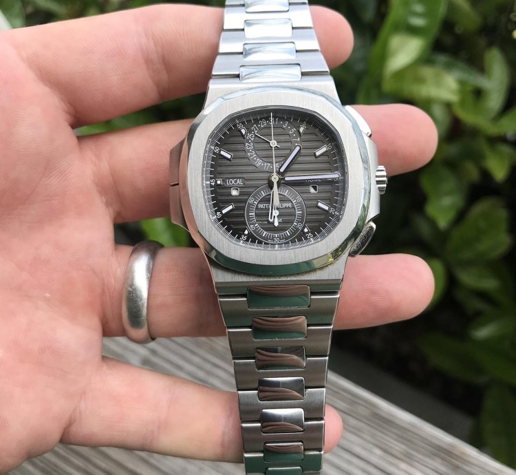 Patek Philippe Nautilus 5990 1a-001 Nautilus