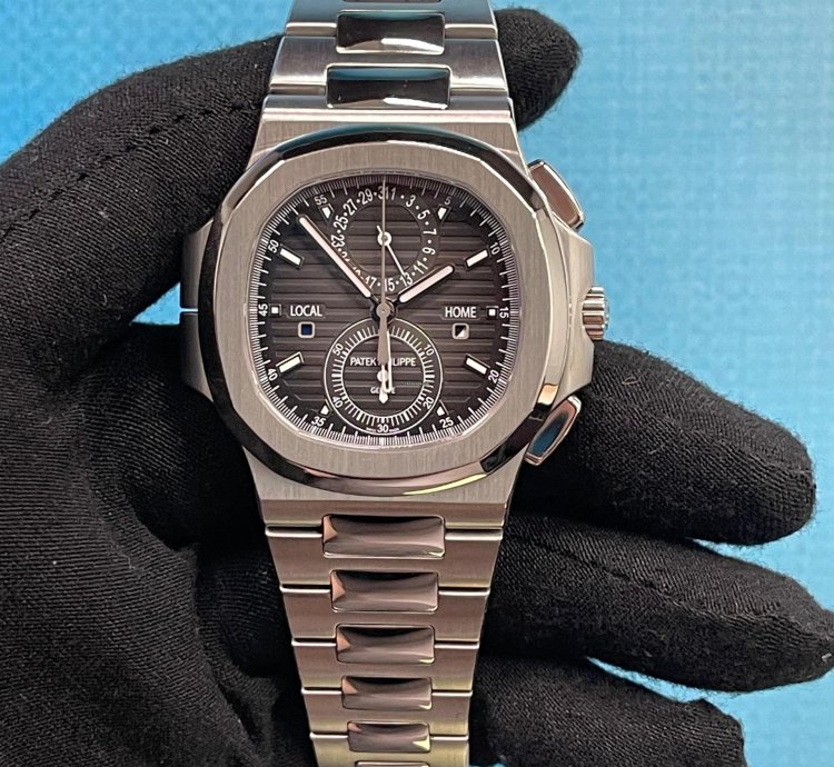 Patek Philippe Nautilus 5990 1a-001 Nautilus