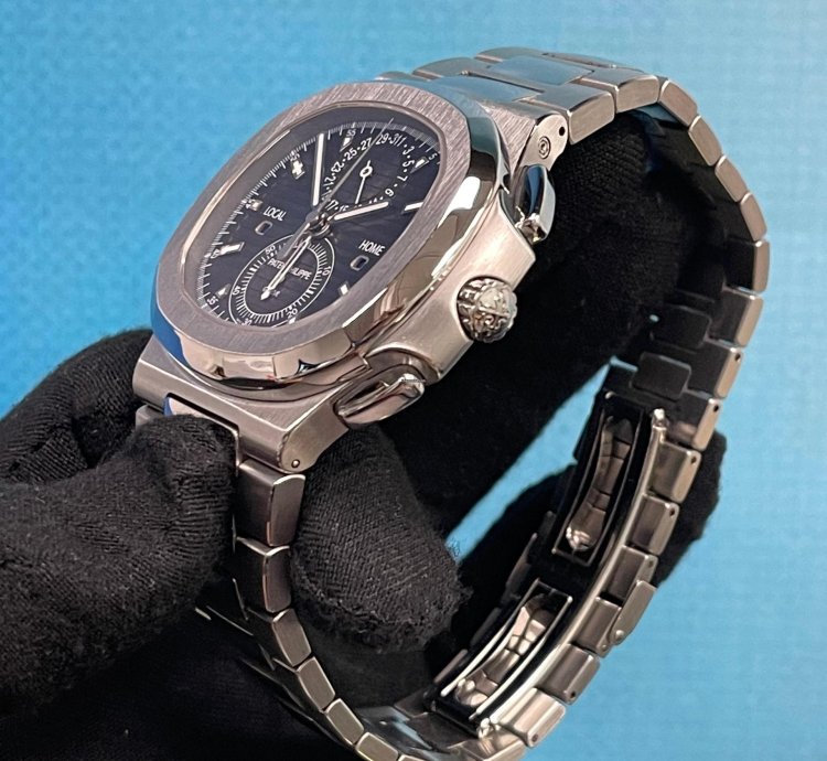 Patek Philippe Nautilus 5990 1a-001 Nautilus