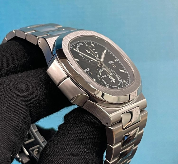 Patek Philippe Nautilus 5990 1a-001 Nautilus