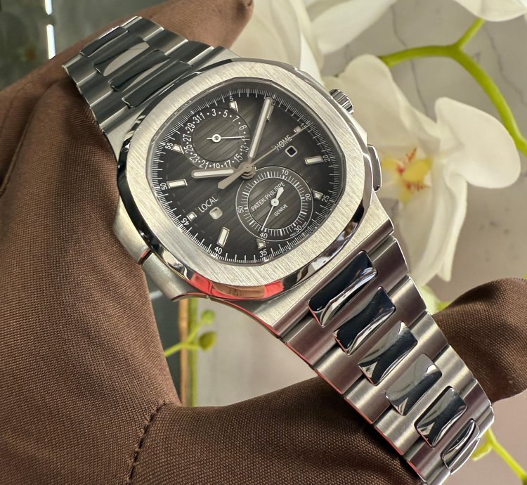 Patek Philippe Nautilus 5990 1a-001 Steel Grey Dial 2020