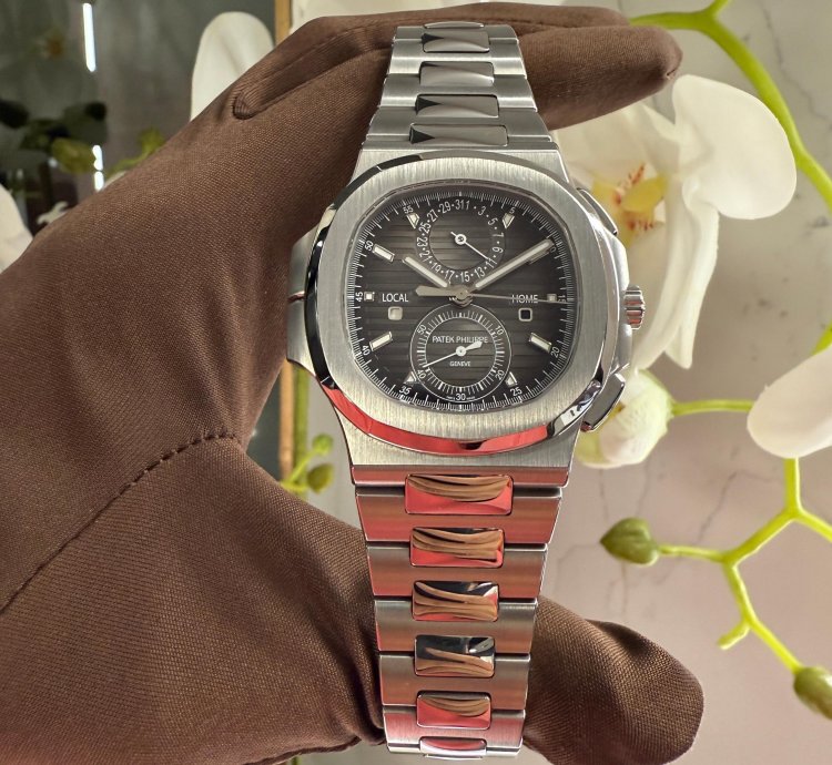 Patek Philippe Nautilus 5990 1a-001 Steel Grey Dial 2020