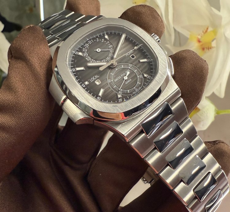 Patek Philippe Nautilus 5990 1a-001 Steel Grey Dial 2020