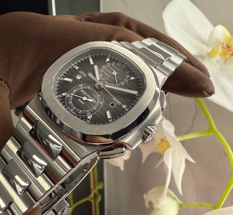 Patek Philippe Nautilus 5990 1a-001 Steel Grey Dial 2020