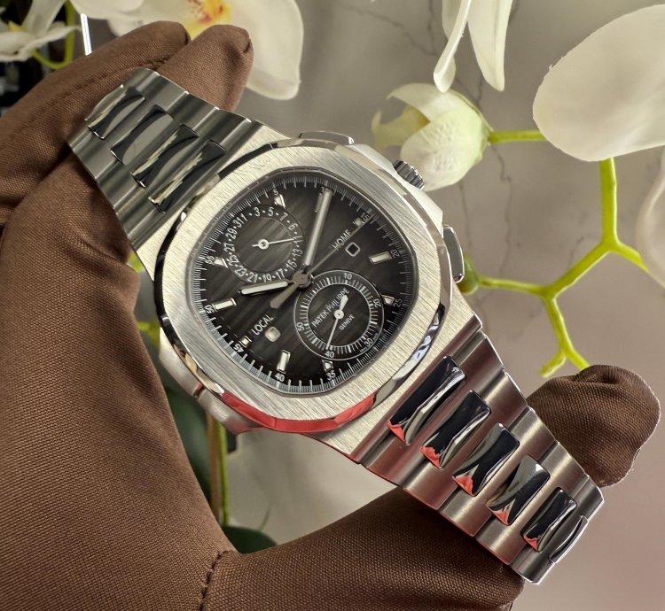 Patek Philippe Nautilus 5990 1a-001 Steel Grey Dial 2020